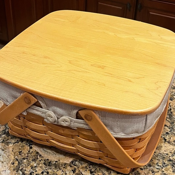 NWT Longenberger Cake Basket - Vintage from 2001. - Picture 2 of 10